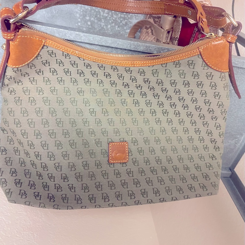 Dooney & Bourke